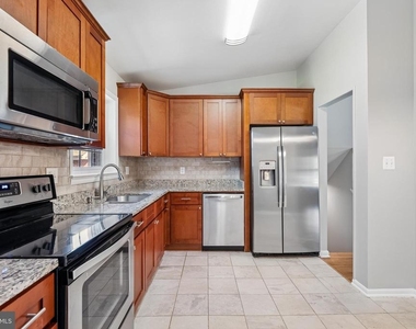 1103 Playford Lane - Photo Thumbnail 3