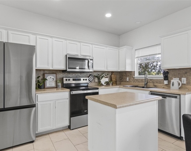 13524 Lyndon B Johnson St - Photo Thumbnail 14