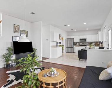 13524 Lyndon B Johnson St - Photo Thumbnail 9
