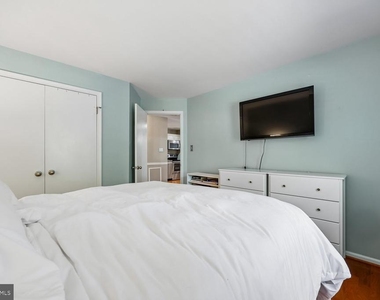 5702 Brewer House Circle - Photo Thumbnail 25