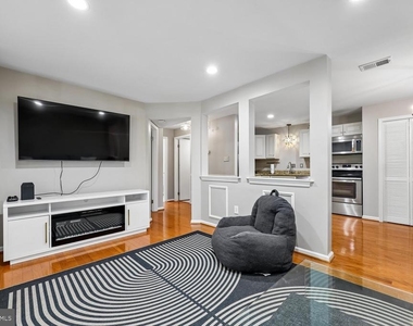 5702 Brewer House Circle - Photo Thumbnail 8