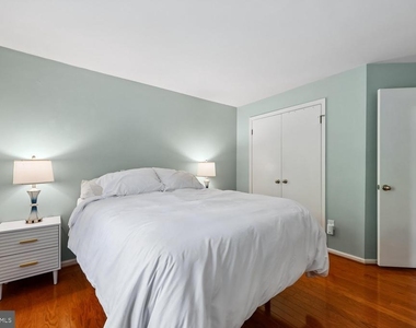 5702 Brewer House Circle - Photo Thumbnail 24