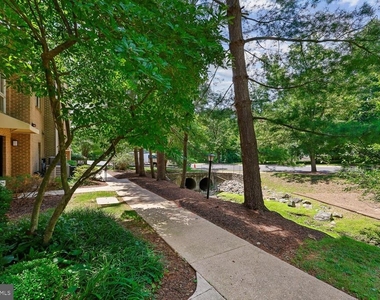 5702 Brewer House Circle - Photo Thumbnail 31