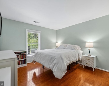5702 Brewer House Circle - Photo Thumbnail 22