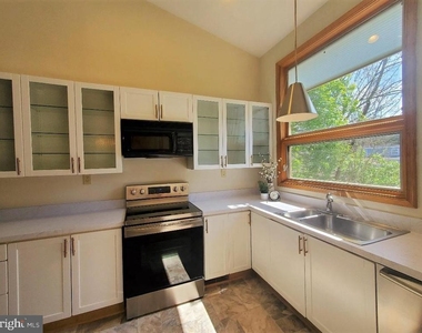 11717 King Tree Street - Photo Thumbnail 3