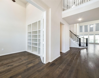 5104 Alonso Dr - Photo Thumbnail 5