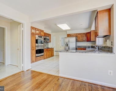 9548 Fox Hollow - Photo Thumbnail 18