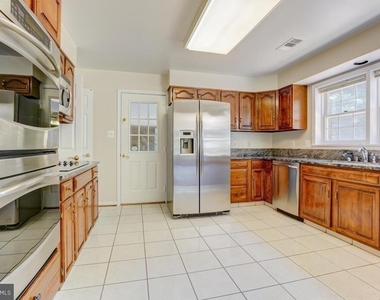 9548 Fox Hollow - Photo Thumbnail 19