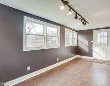 4107 Byrd Court - Photo Thumbnail 5
