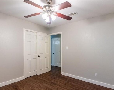 2702 Little Valley Cv - Photo Thumbnail 12