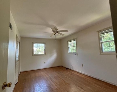 6519 Winnepeg Road - Photo Thumbnail 15
