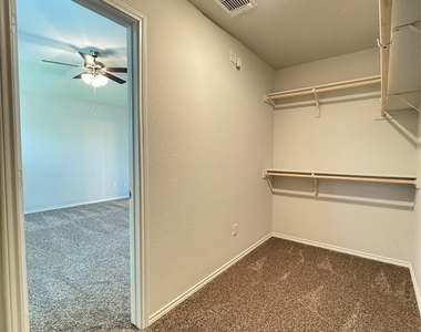 109 Gunther Way - Photo Thumbnail 10