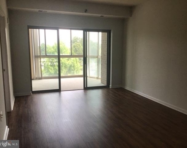 3005 S Leisure World Boulevard - Photo Thumbnail 8