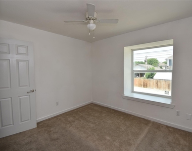 300 E Croslin St - Photo Thumbnail 6