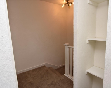 300 E Croslin St - Photo Thumbnail 8