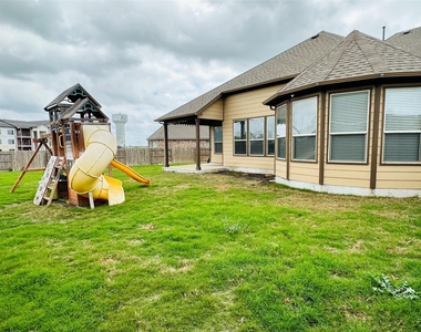 3308 De Torres Cir - Photo Thumbnail 24
