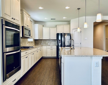 3308 De Torres Cir - Photo Thumbnail 5