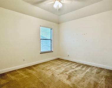 3308 De Torres Cir - Photo Thumbnail 32