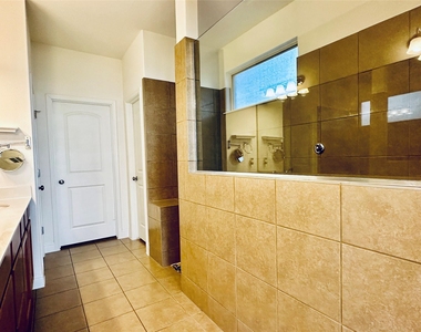 3308 De Torres Cir - Photo Thumbnail 10