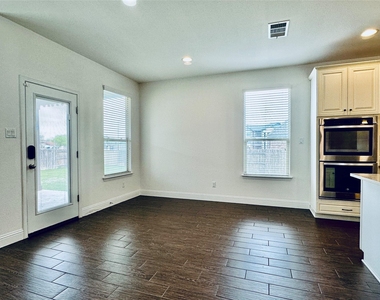3308 De Torres Cir - Photo Thumbnail 6