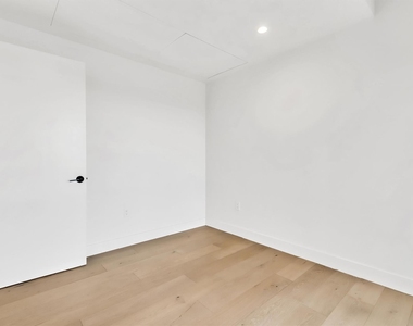 70 Rainey St - Photo Thumbnail 26