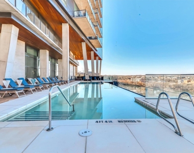 70 Rainey St - Photo Thumbnail 39