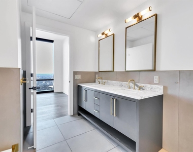 70 Rainey St - Photo Thumbnail 22
