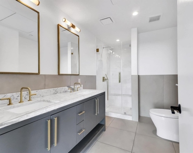 70 Rainey St - Photo Thumbnail 19
