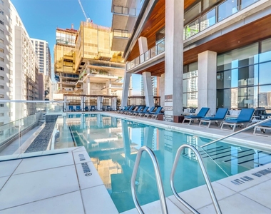 70 Rainey St - Photo Thumbnail 37