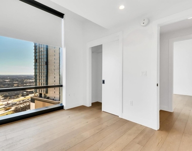 70 Rainey St - Photo Thumbnail 25