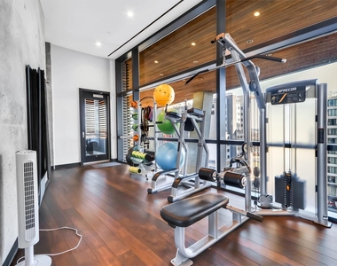 70 Rainey St - Photo Thumbnail 35