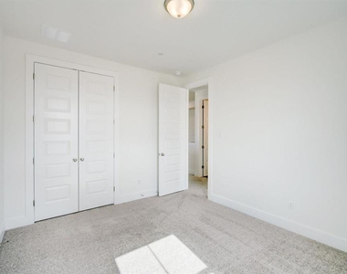 2027 Cora Ivy Ln - Photo Thumbnail 17