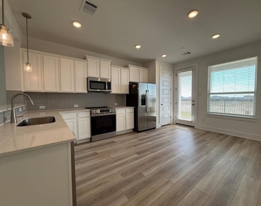 2027 Cora Ivy Ln - Photo Thumbnail 6