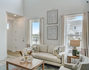 2027 Cora Ivy Ln - Photo Thumbnail 4