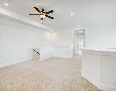 2027 Cora Ivy Ln - Photo Thumbnail 18