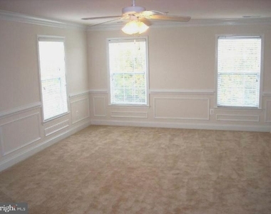 8621 Blue Smoke Court - Photo Thumbnail 9