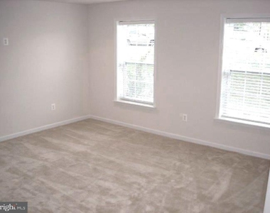 8621 Blue Smoke Court - Photo Thumbnail 8