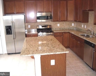 8621 Blue Smoke Court - Photo Thumbnail 5