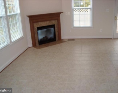 8621 Blue Smoke Court - Photo Thumbnail 7