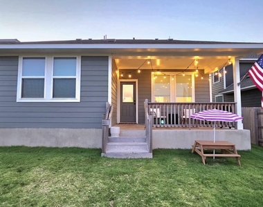 221 Travis Ln - Photo Thumbnail 5