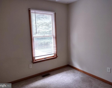 2208 Melrose Lane - Photo Thumbnail 15