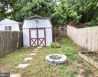 2208 Melrose Lane - Photo Thumbnail 33