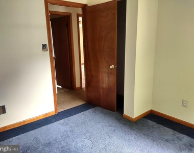 2208 Melrose Lane - Photo Thumbnail 20