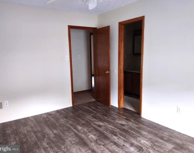 2208 Melrose Lane - Photo Thumbnail 11