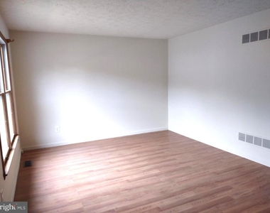 2208 Melrose Lane - Photo Thumbnail 2