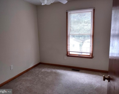2208 Melrose Lane - Photo Thumbnail 14