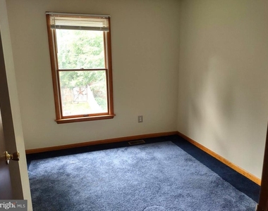 2208 Melrose Lane - Photo Thumbnail 18