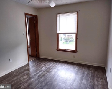2208 Melrose Lane - Photo Thumbnail 10