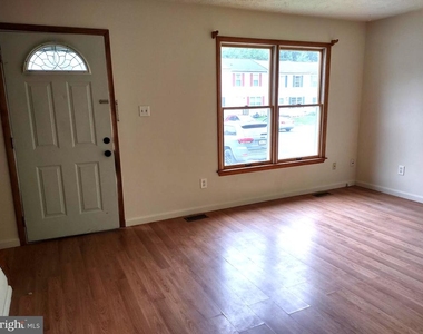 2208 Melrose Lane - Photo Thumbnail 1