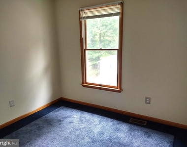 2208 Melrose Lane - Photo Thumbnail 19